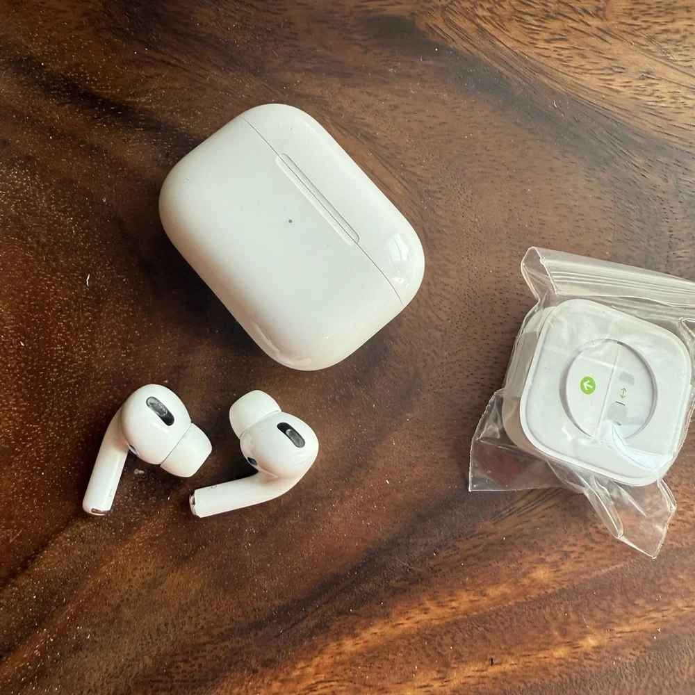 Apple AirPods Pro Wireless Earbuds with Charging Case - White
